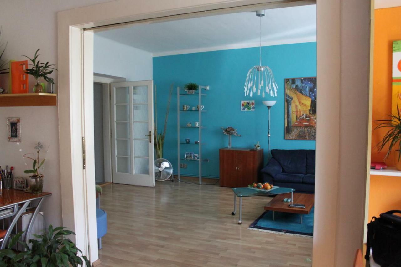 Cosy Apartment Under The Tower Praga Exterior foto