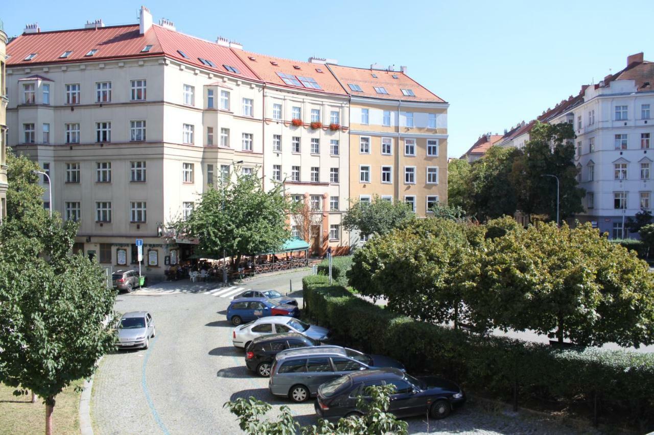 Cosy Apartment Under The Tower Praga Exterior foto